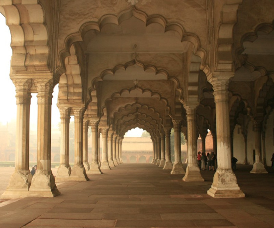 Drive to Agra via Fatehpur Sikri