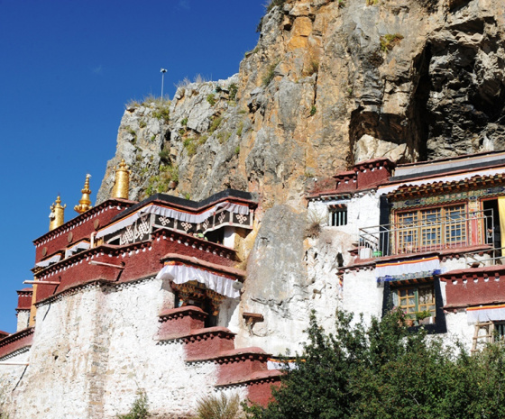 Drak Yerpa Hermitage meditation and Drive to Tsedang