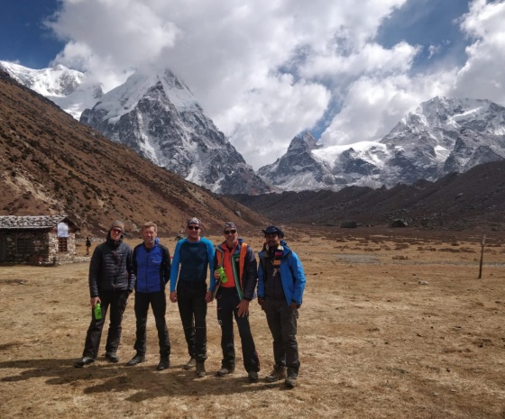 Trek Kambachen to Lhonak (4,780m/15,682ft): 5 -6 hours 